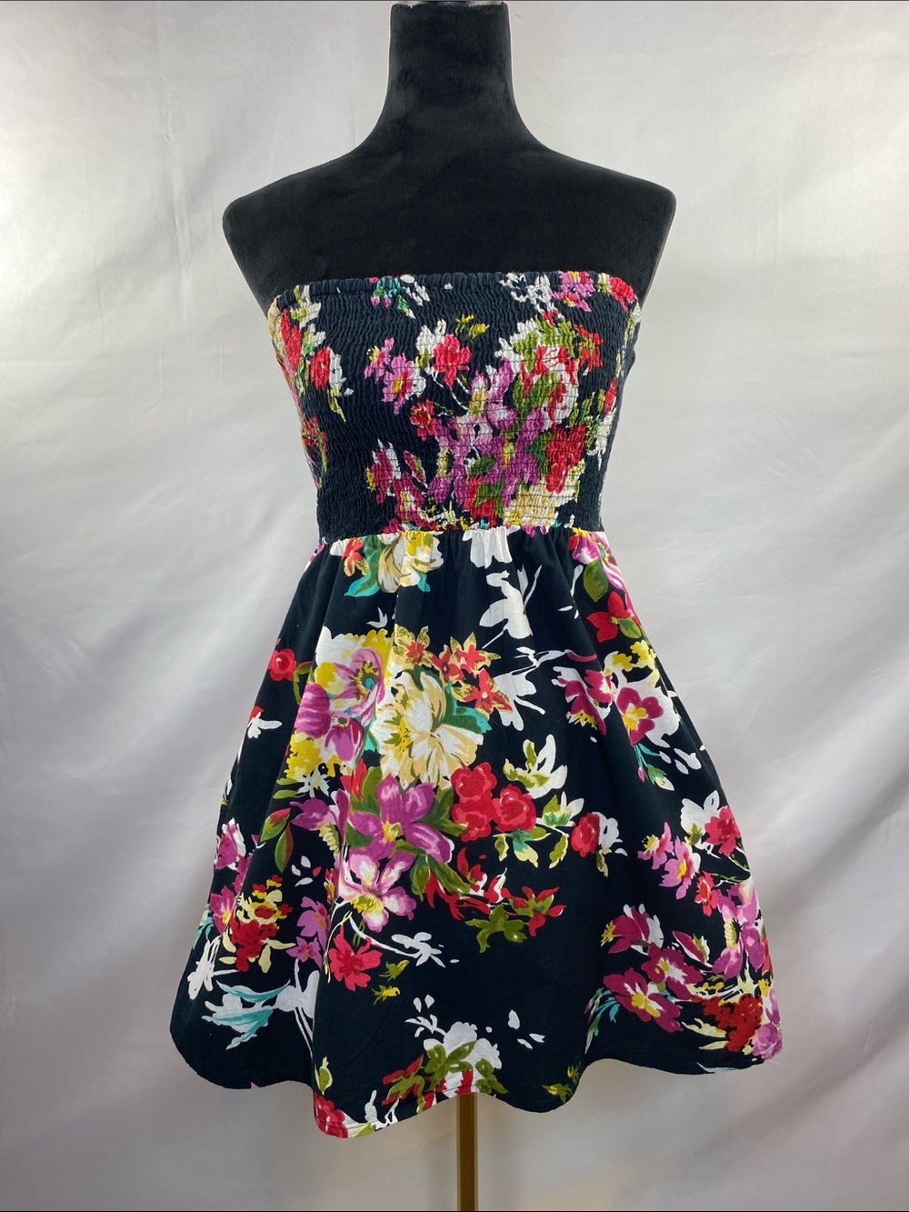 Vintage Y2K Fire LA Floral Strapless Smocked Mini Dress With Pockets Size Medium
